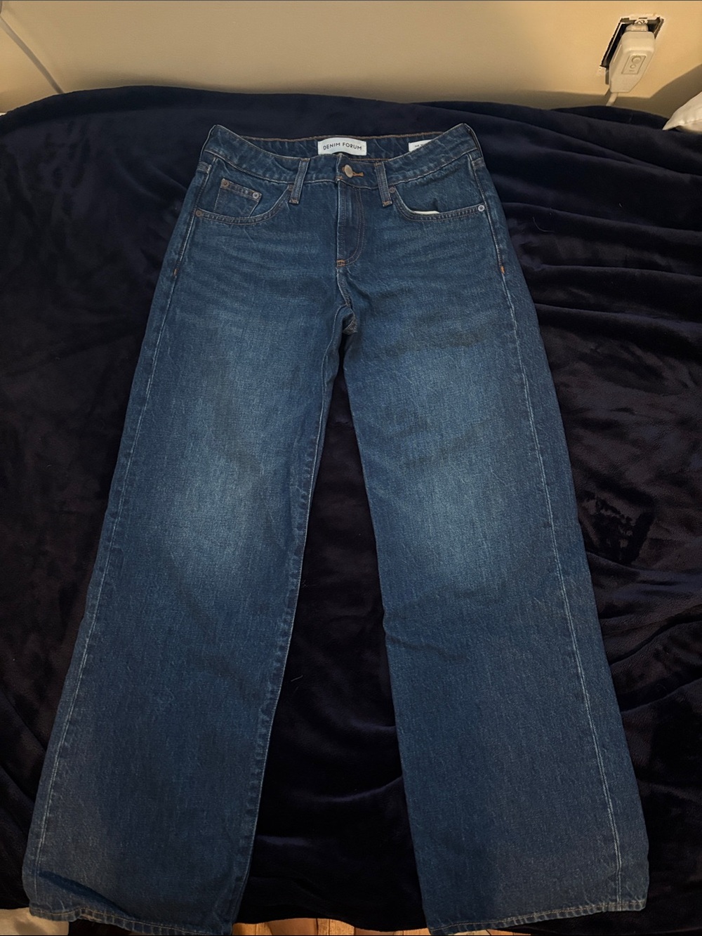 Aritzia 90s super low rise baggy jeans size 25